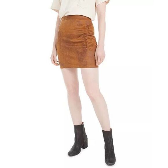 ✨FREE PEOPLE
Rumi Ruched Mini Skirt✨ - Picture 1 of 11